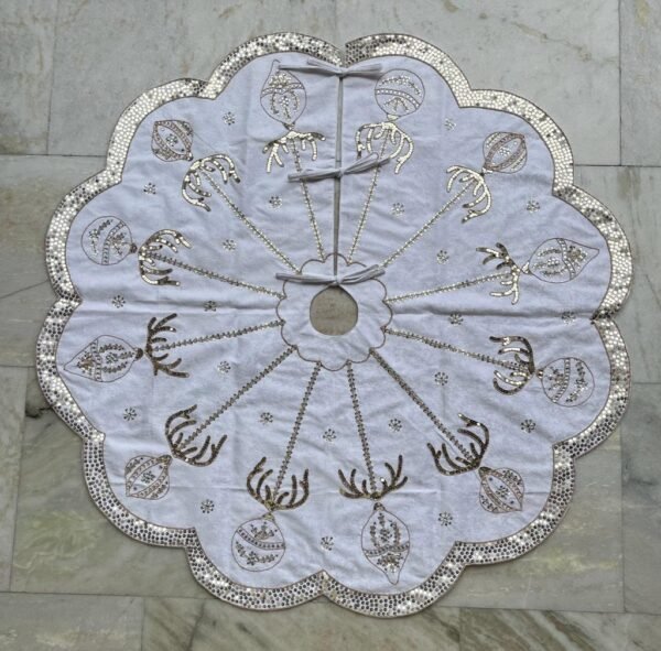 Tree skirt
